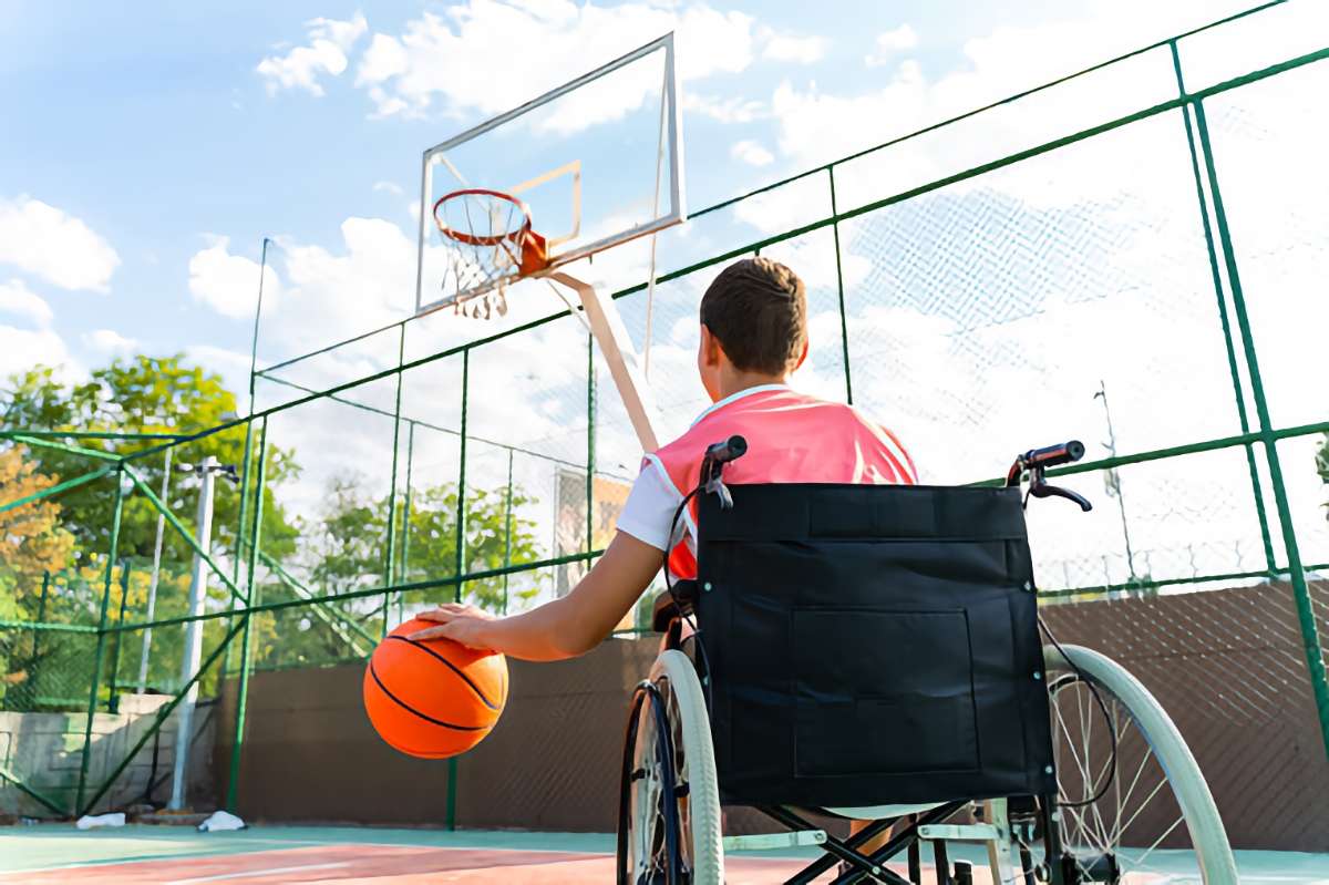 Инвалидные коляски активного типа: насыщенная жизнь для людей с ограничения