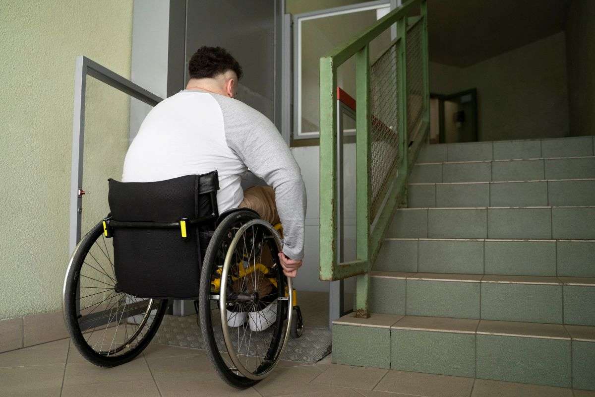 Какими бывают пандусы для инвалидов?