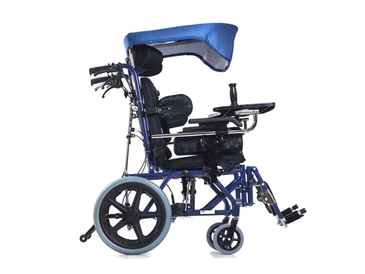 Кресло-коляска для инвалидов Olvia 20 с капюшоном и столиком (Olvia 400)