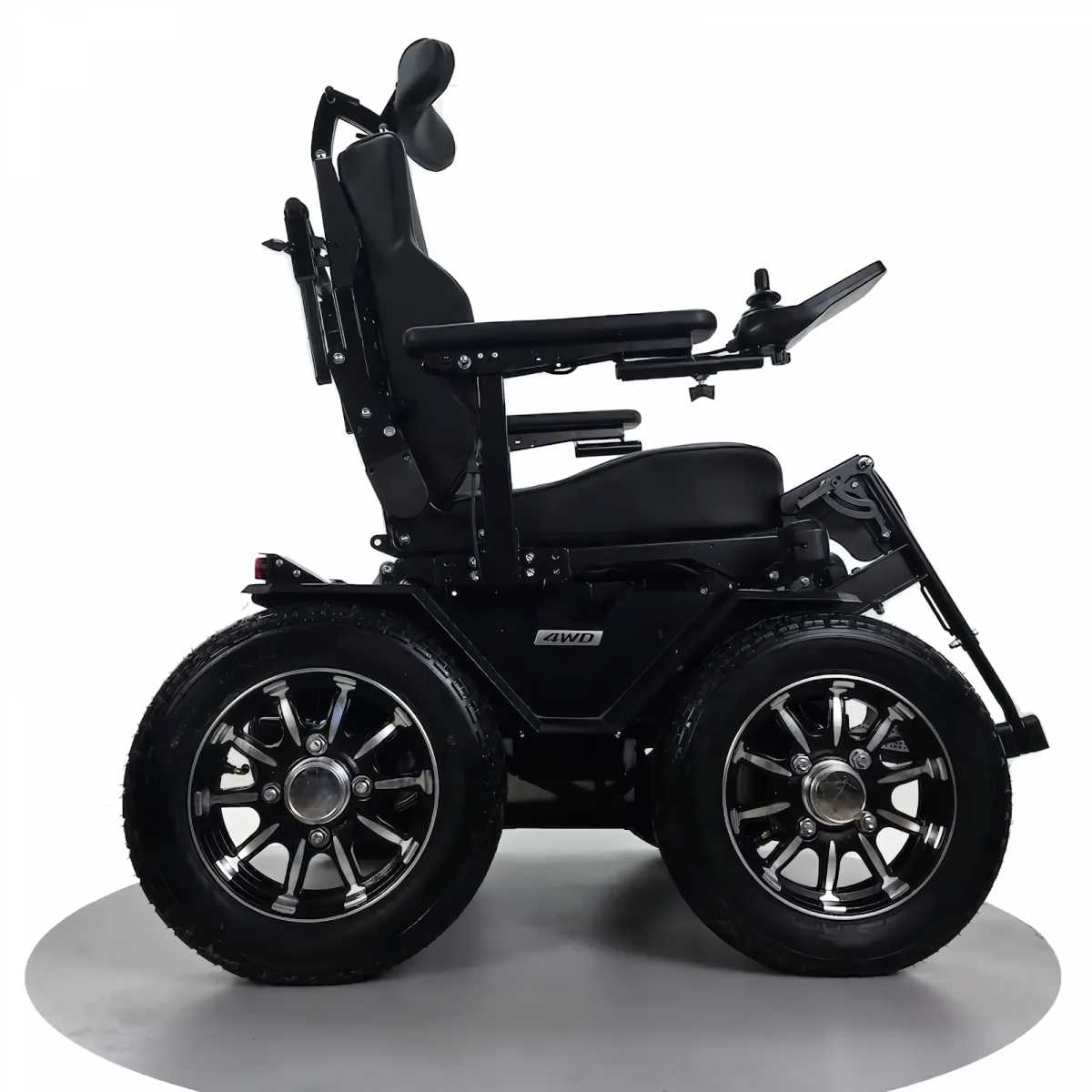 Кресло-коляска вездеход Caterwil Ultra 4WD PRO