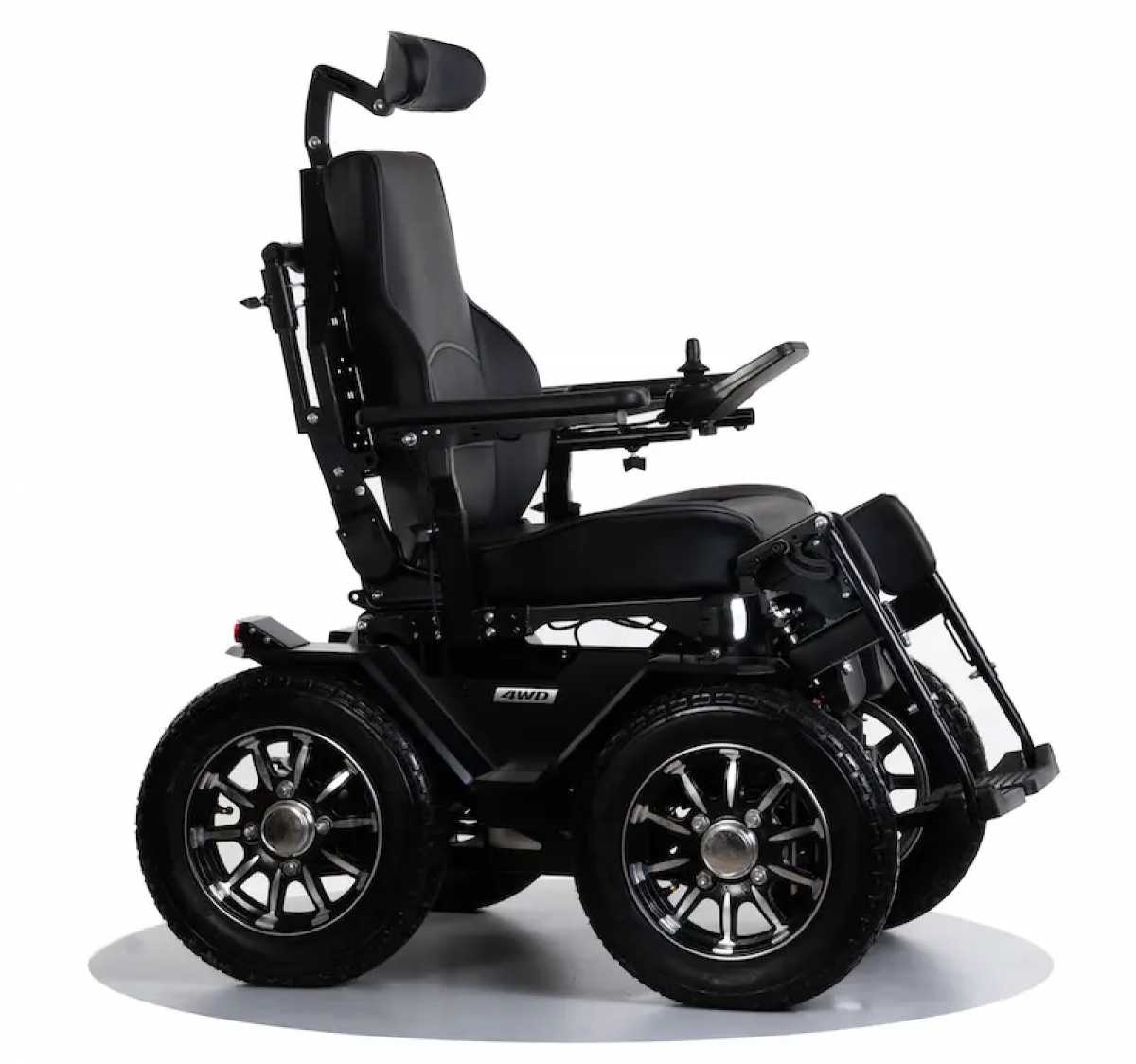 Кресло-коляска вездеход Caterwil Ultra 4WD PRO