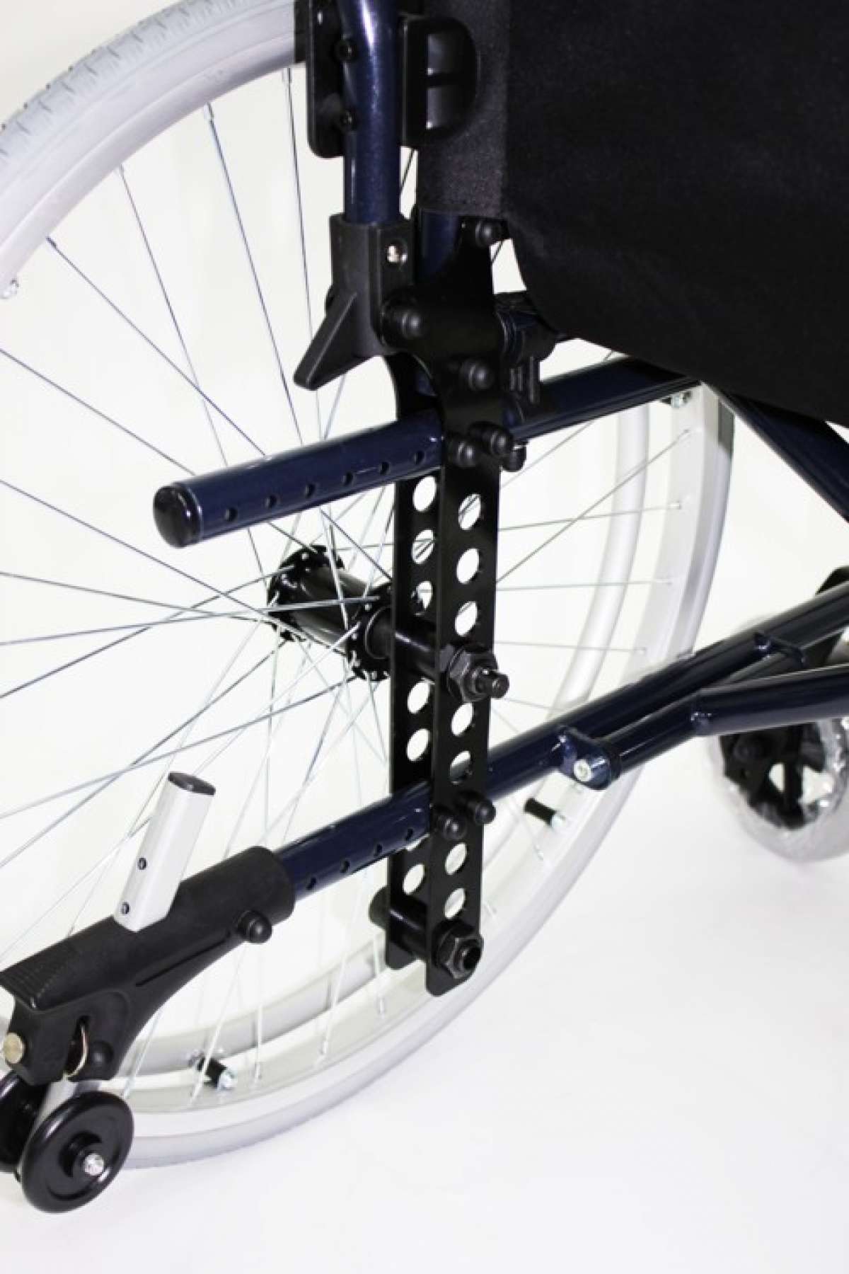 Кресло-коляска инвалидная FS-253 LACHQ