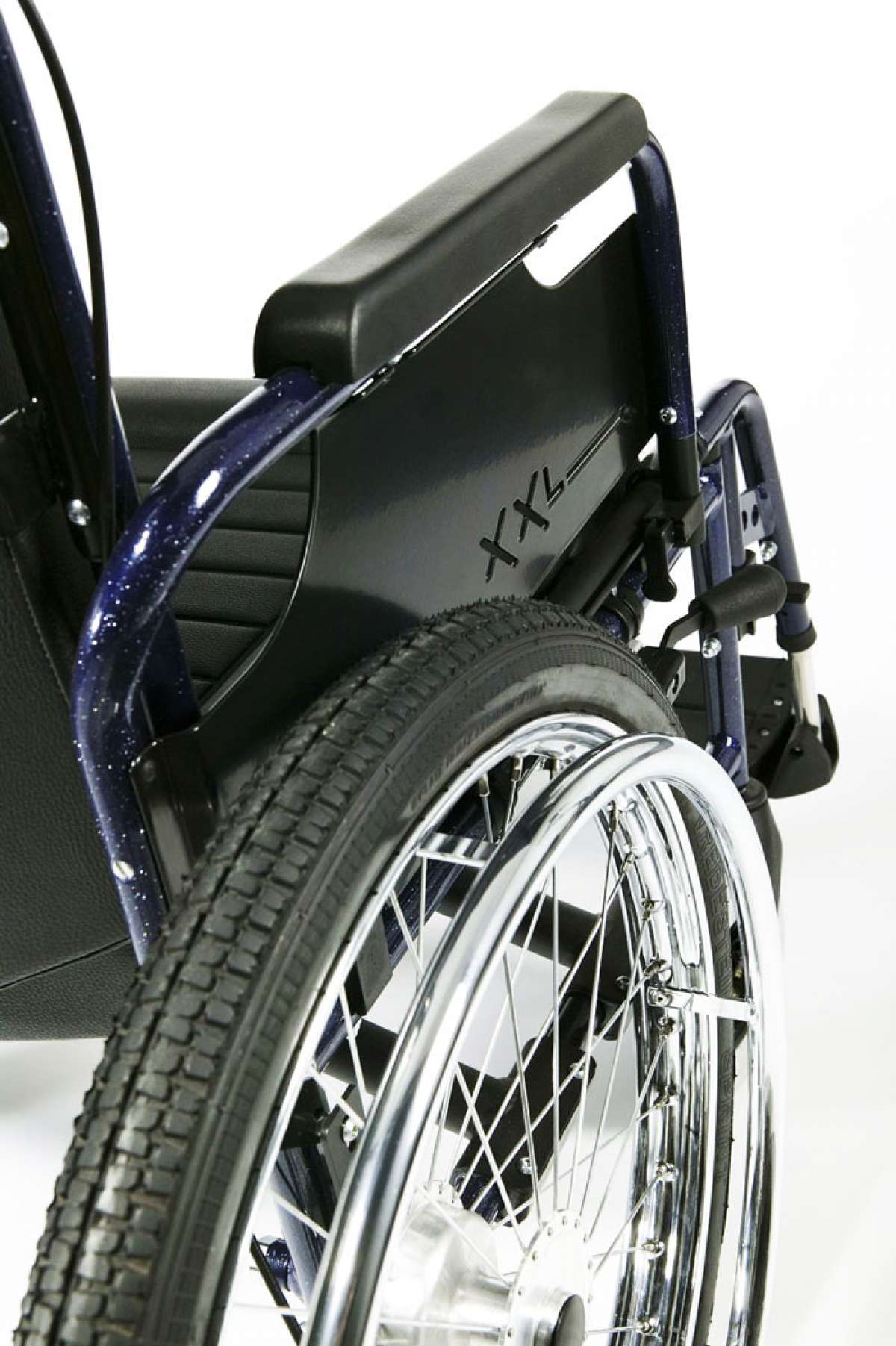 Инвалидное кресло-коляска Vermeiren Eclips XL