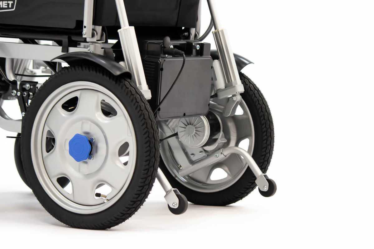 Кресло-коляска с электроприводом MET COMFORT AUTO 20700